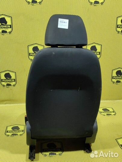 Сиденье переднее правое Volkswagen Polo