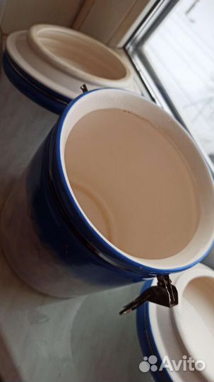 Банка для хранения с бугельным замком