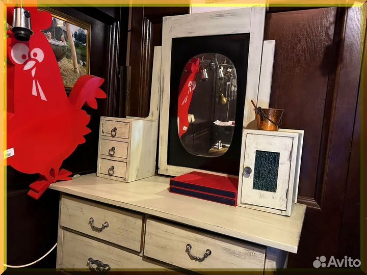 Старинное трюмо с зеркалом