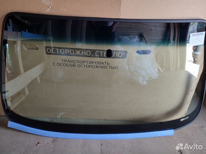 Стекло лобовое Ford Taurus 1986-1995