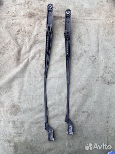 Поводок стеклоочистителя Volkswagen Tiguan