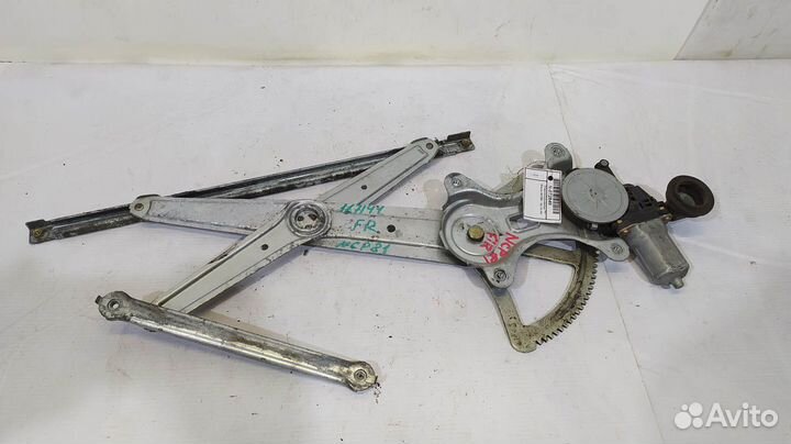 Стеклоподъемник toyota Sienta NCP81 03-15 FR