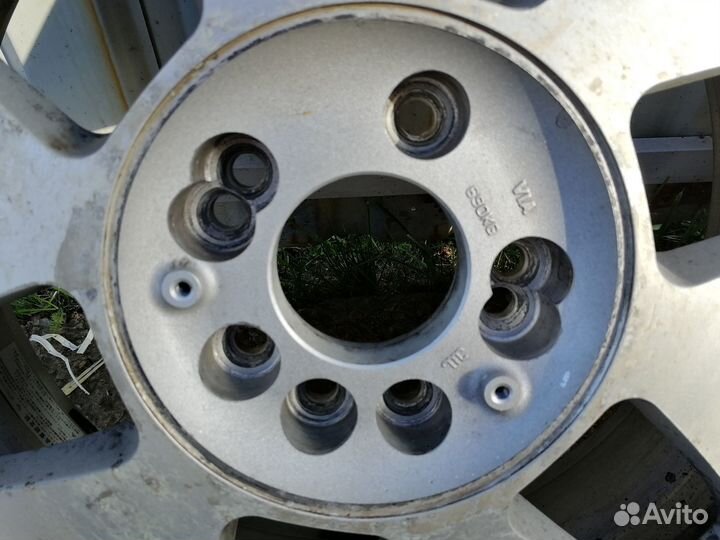 Автомобильные диски r18 90 на Mercedes (Mae)