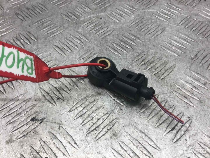 Датчик детонации Volkswagen Golf 0261231146 Axw