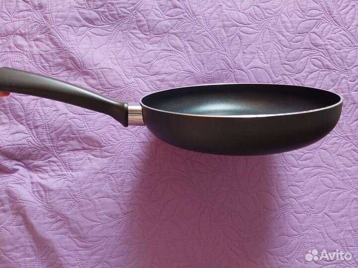 Новая сковорода 24см Rondell Strike