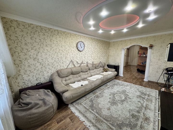 4-к. квартира, 90 м², 8/9 эт.