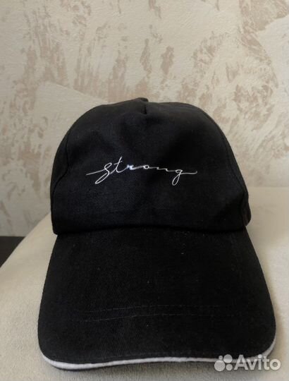 Кепка женская черная с надписью