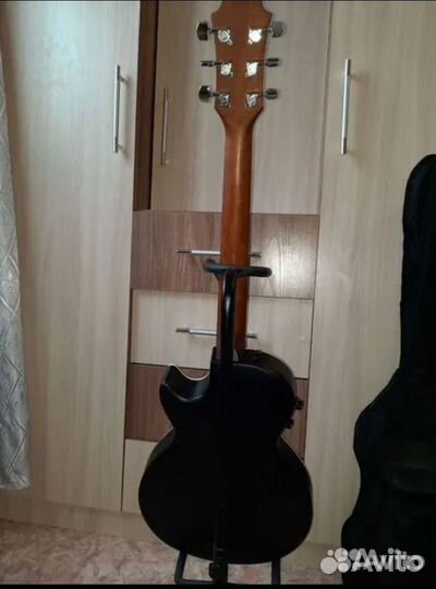 Акустическая гитара