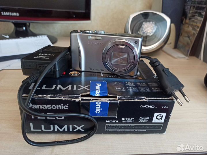 Компактный фотоаппарат