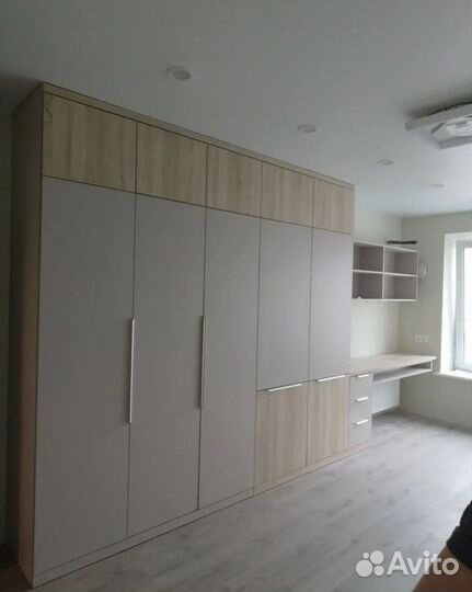 Шкаф с зеркалом