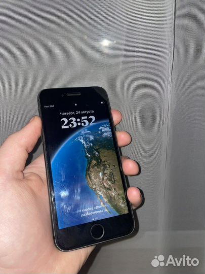 Телефон iPhone 8