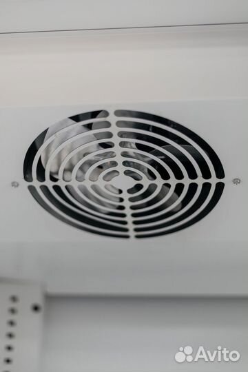 Холодильныи шкаф C10M