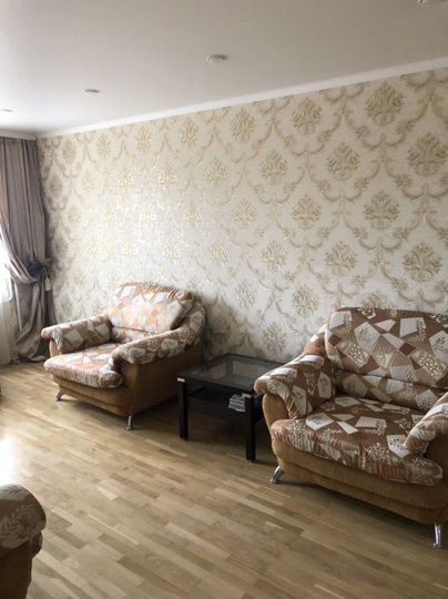 2-к. квартира, 57 м², 2/5 эт.