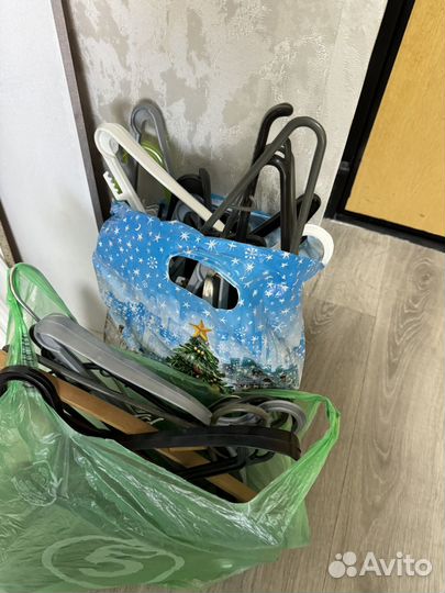 Вешалки плечики