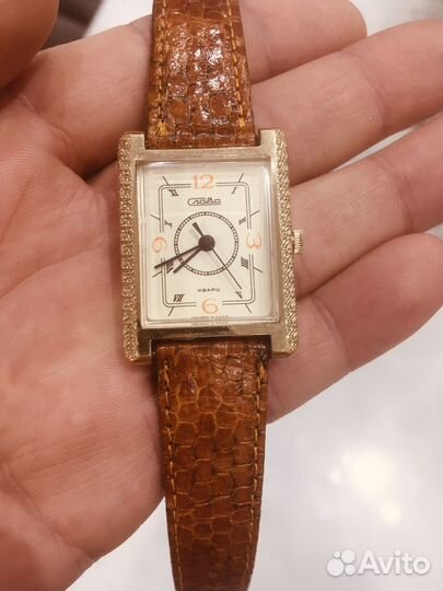 Часы Слава кварц СССР (180)