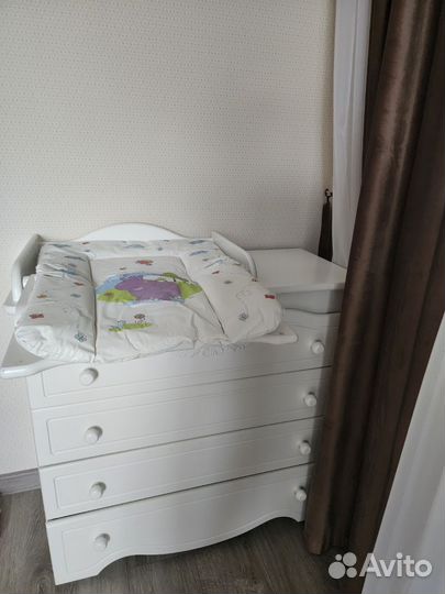 Кровать + комод Гандылян Моника массив бука