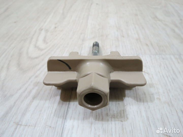 Болт запасного колеса Hyundai Solaris