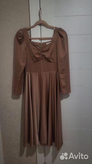 Вечернее атласное платье