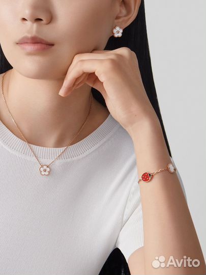 Золотой женский браслет Van Cleef