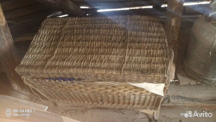 Сундук старинный