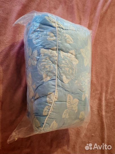 Подушка новая 70х70