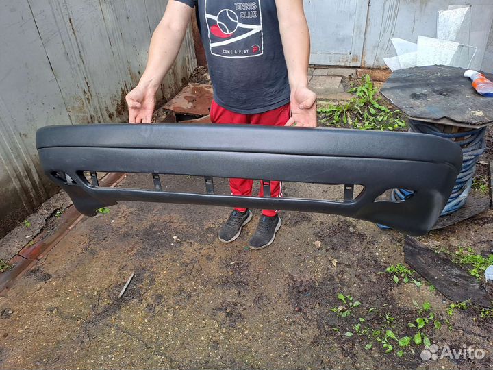 Бампер передний на audi 80