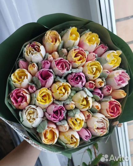 Букеты и коробочки из зефирных тюльпанов