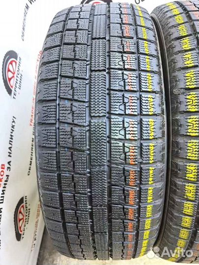 Toyo Observe Garit KX 215/55 R17 94Q