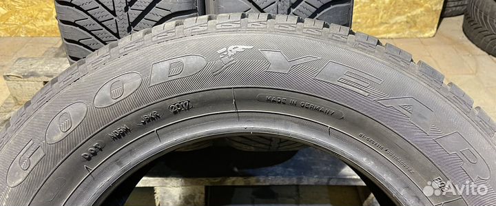 Goodyear Vector 4Seasons 215/60 R16