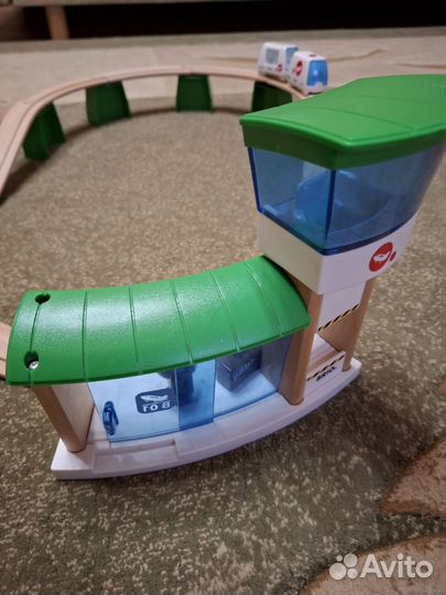 Аэропорт Брио с монорельсовым поездом