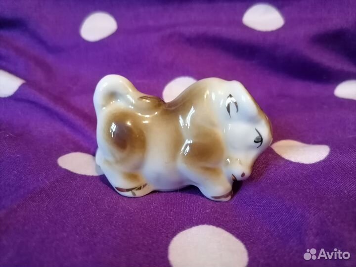 Статуэтка бык