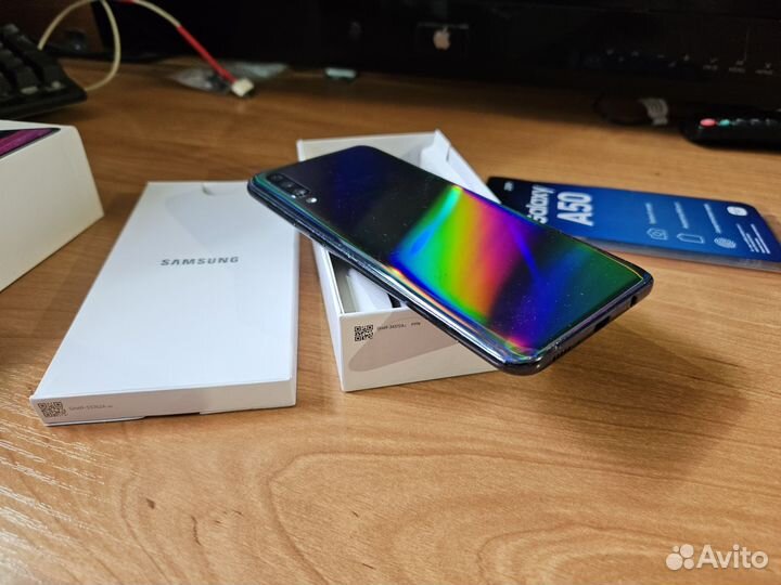 Samsung Galaxy A50, 4/64 ГБ