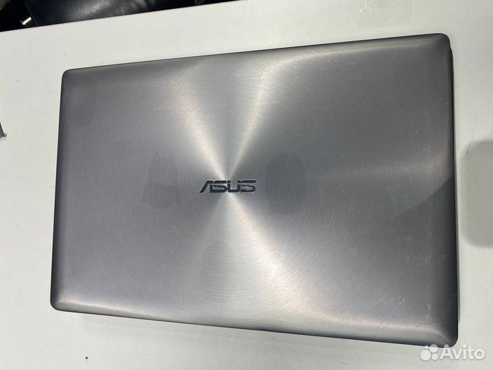 Ноутбук Asus UX501J