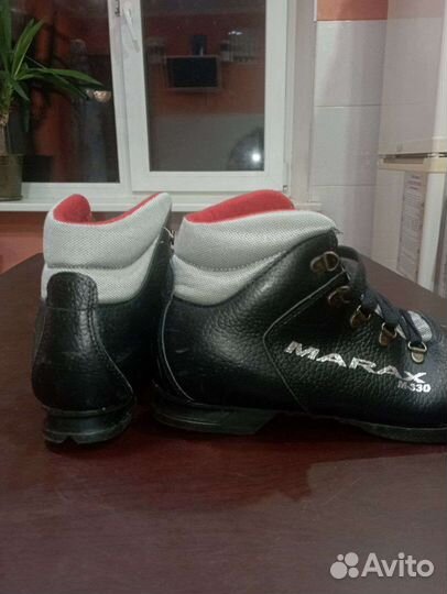 Лыжные ботинки