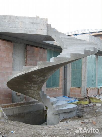 Монолитные (бетонные) лестницы