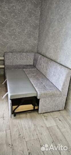 Продам угловой диван в идеальном состоянии