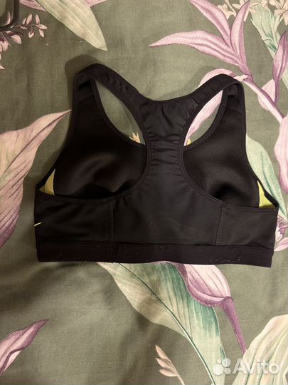 Спортивный топ nike