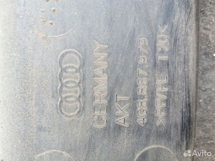 Обшивка крышки багажника центр. Audi A7 3.0 tfsi