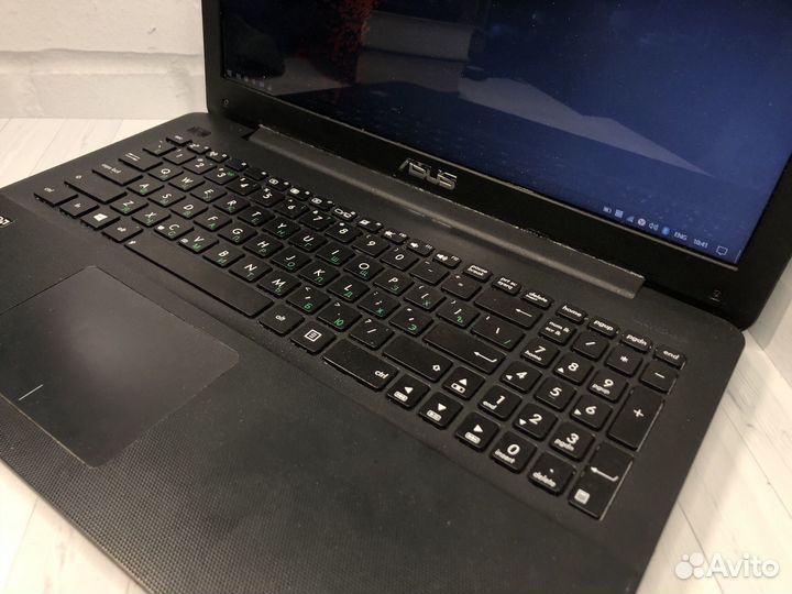 Игровой ноутбук asus 4 ядра/2 видеокарты/8gb