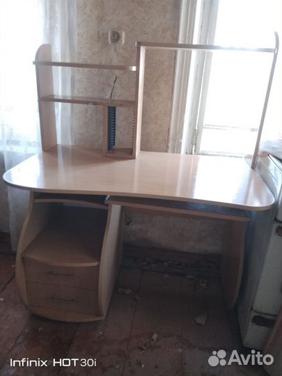 Компьютерный стол