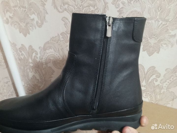 Ботинки женские 36,37,40
