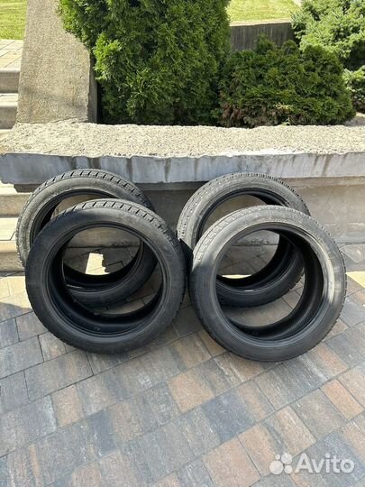 Bridgestone Blizzak VRX 235/45 R18 94S