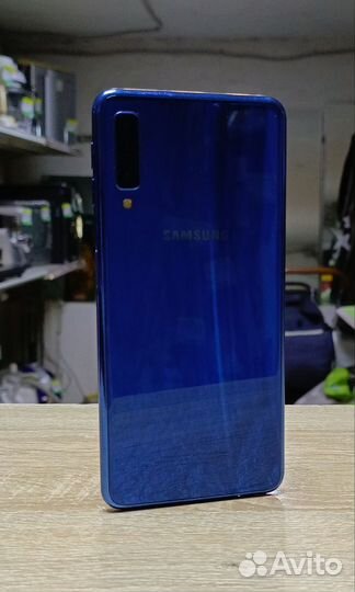 Samsung Galaxy A7 (2018), 4/64 ГБ