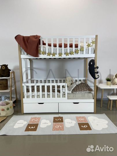 Двухъярусная кровать