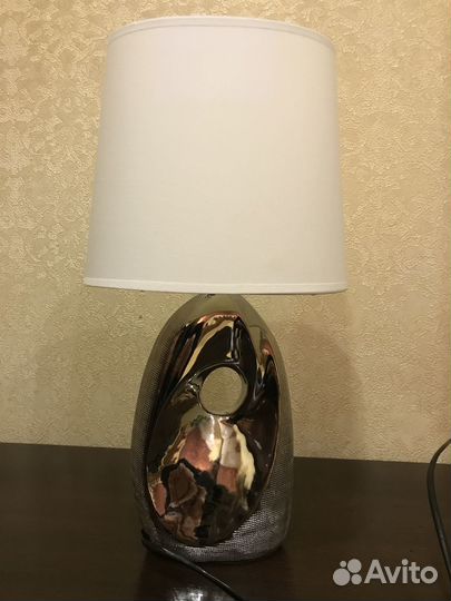 Светильник настольный с абажуром