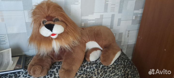 Большая мягкая игрушка лев