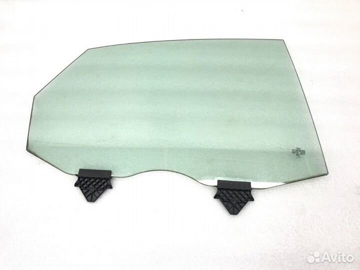 Стекло двери заднее правое Audi A8 D3 BVJ 2008