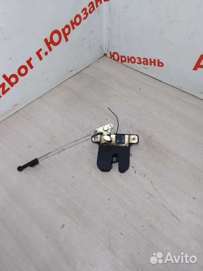 Замок крышки багажника Volkswagen Passat B5