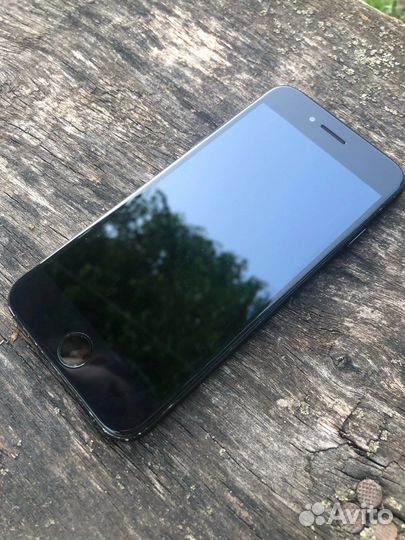 Телефон iPhone 7