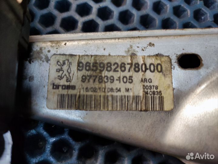 Стеклоподъёмник задний левый Peugeot 308